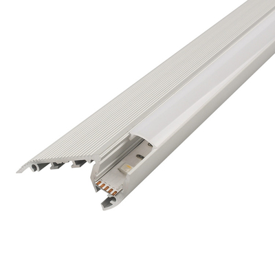 Canal de aluminio ahuecado paso del perfil de la tira del soporte LED del piso