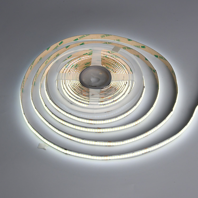 Alta luminosidad 180° Ángulo de haz amplio 640LED/M CCT sin manchas