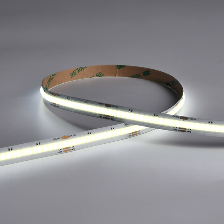 Alta luminosidad 180° Ángulo de haz amplio 640LED/M CCT sin manchas