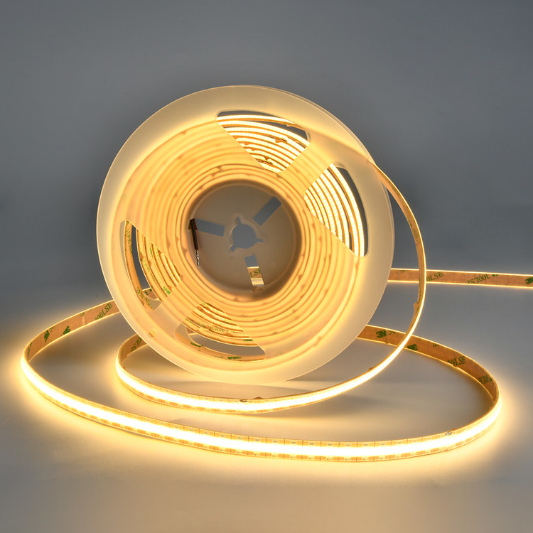 Equilibrio de la caída de voltaje DC12V 528led/M COB LED con 3000K temperatura de color IP20